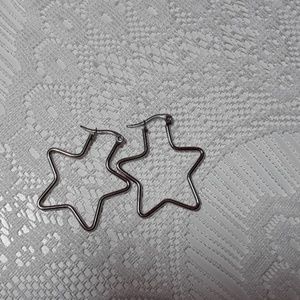 *bundle 3/$10* Silver star earrings